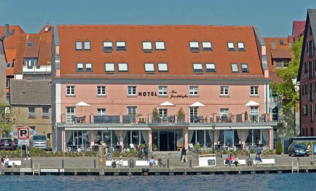 Byggnaden som hotellet ligger i