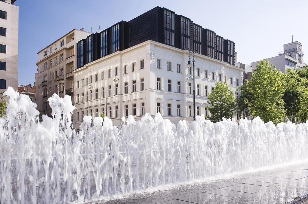 O edifício em que o hotel se localiza