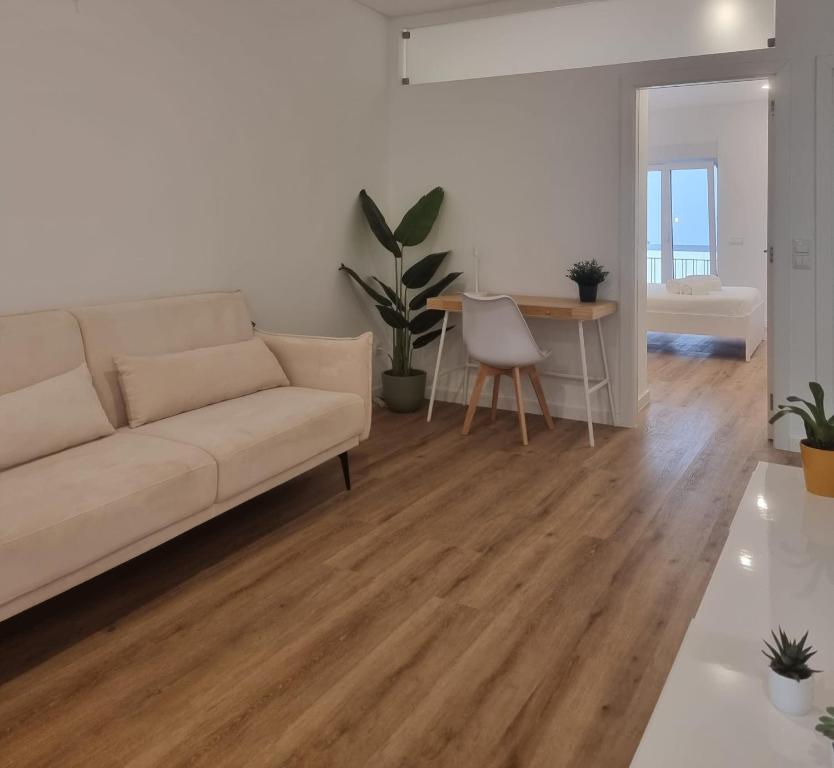 Downtown Faro Luxury Flat with Balcony 휴식 공간