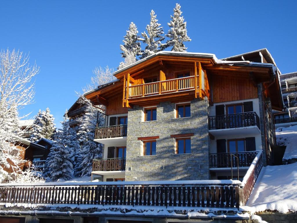 Appartement dans un chalet typique de montagne à La Rosière om vinteren