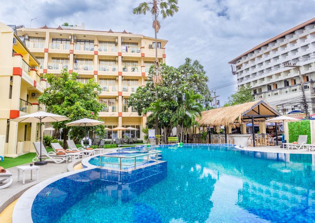 Bazen u ili blizu objekta Mermaid Beach Resort