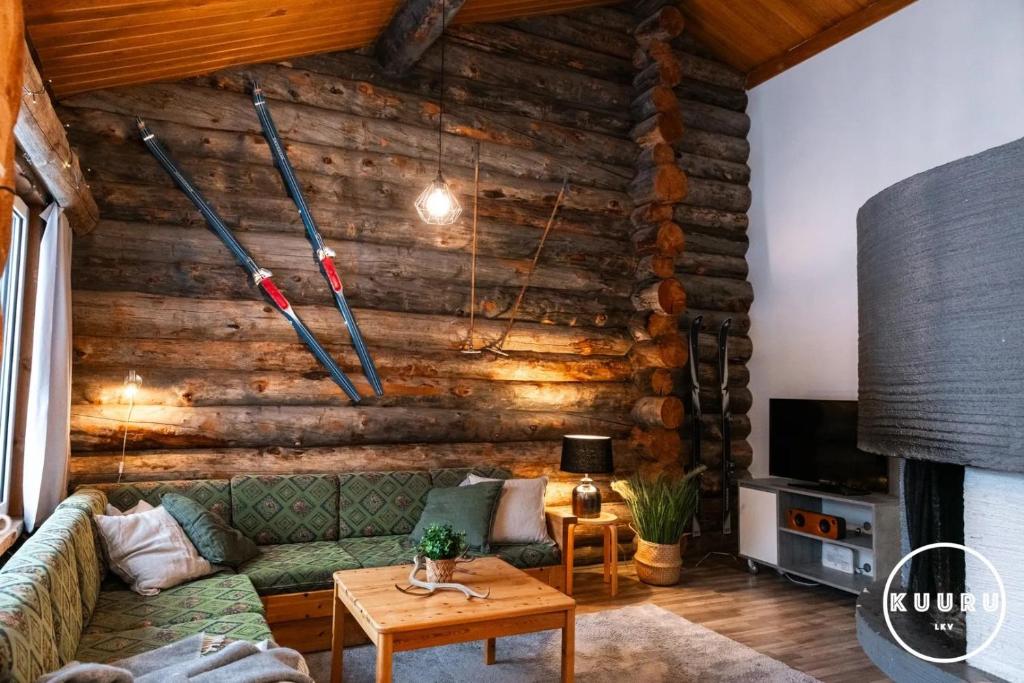 Et tv og/eller underholdning på Ruka Kuukkeli, one bedroom + loft