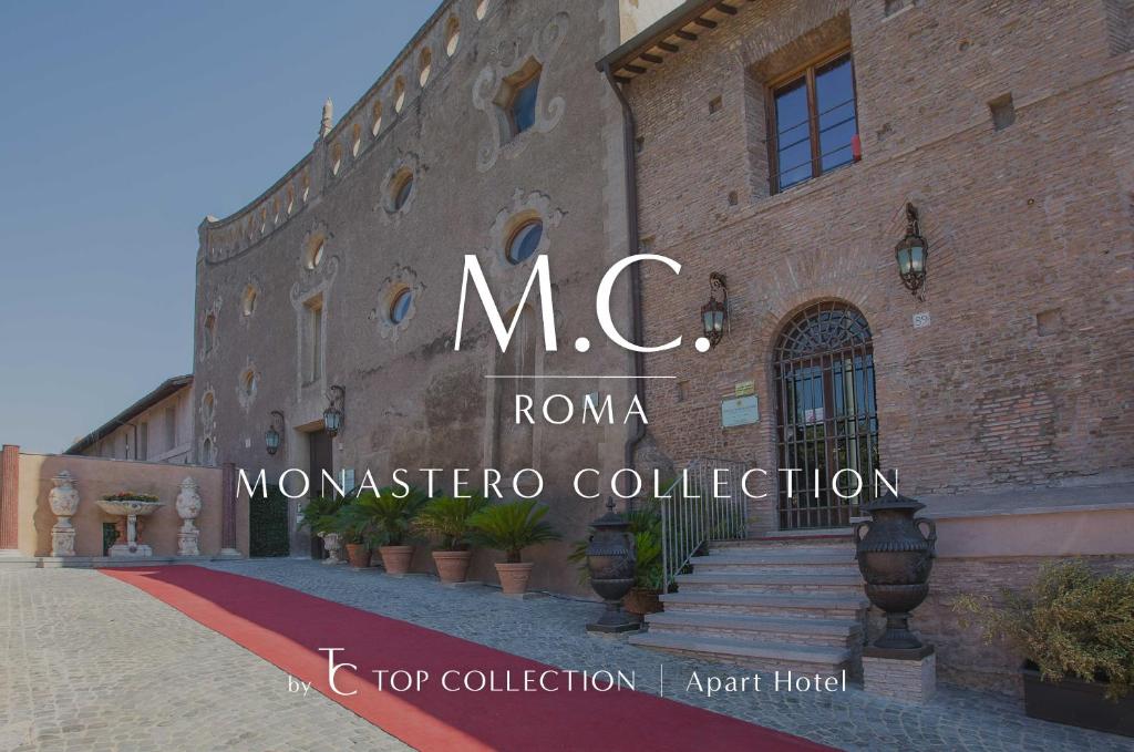 un bâtiment avec les mots mca roma monastère collection dans l'établissement Il Monastero Collection, à Rome