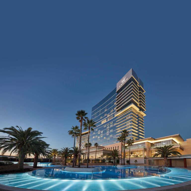 The swimming pool at or close to Crown Towers Perth