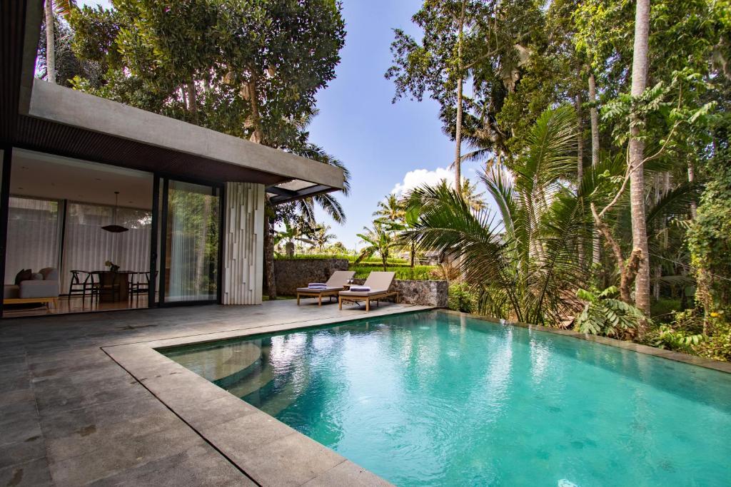 Sundlaugin á Luxury 3BR Villa with Expansive Pool in Ubud eða í nágrenninu