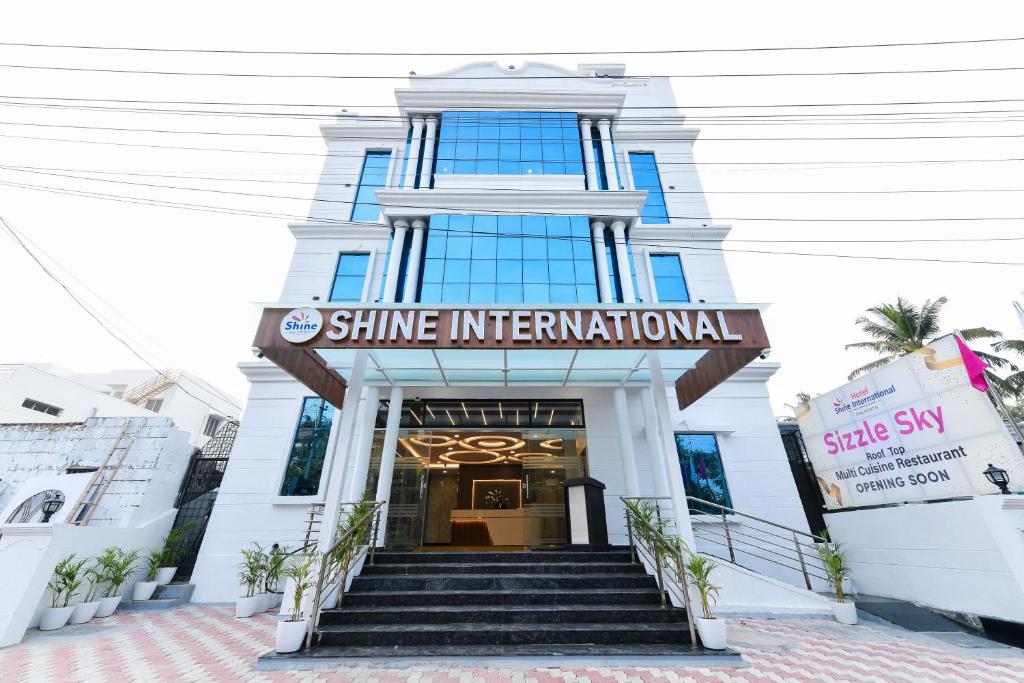 Η πρόσοψη ή η είσοδος του Hotel Shine International