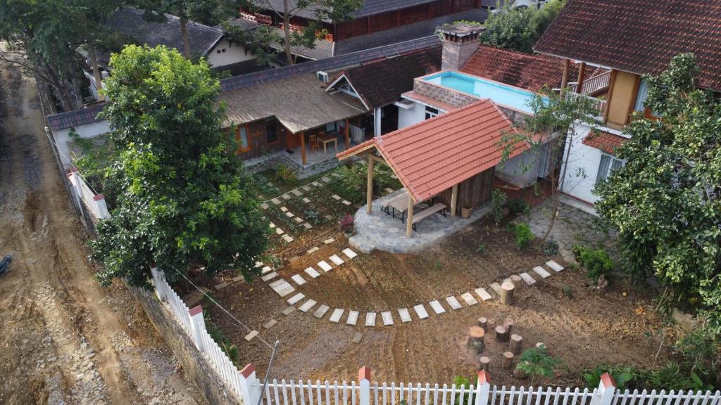 Sodas prie apgyvendinimo įstaigos Huy Trung Homestay