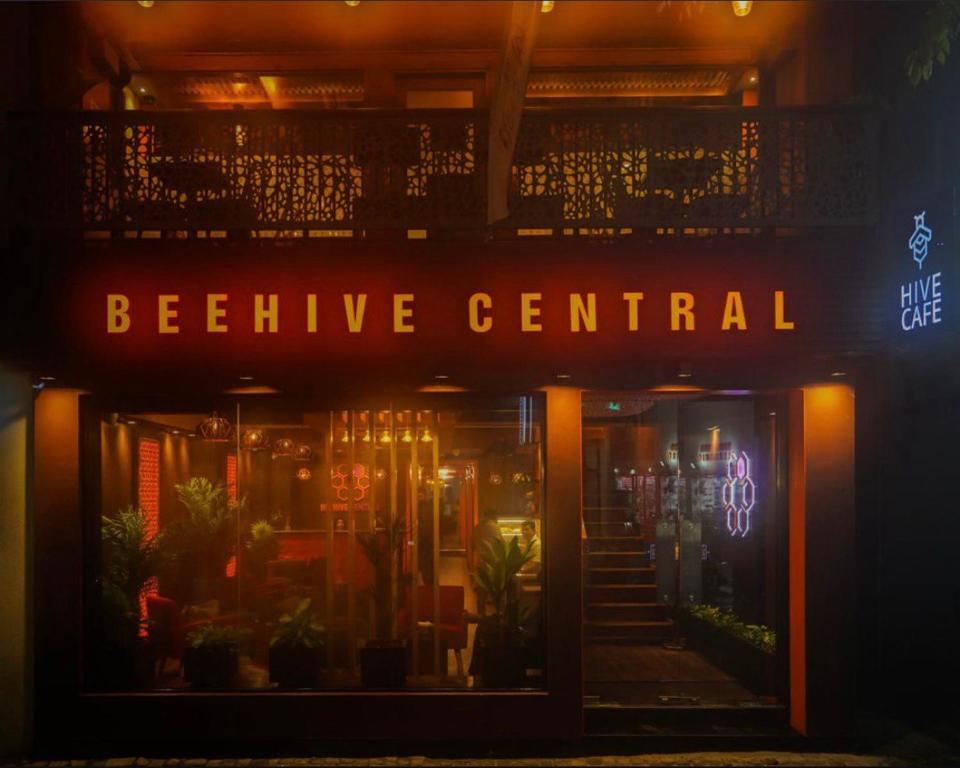 Bố cục Beehive Central