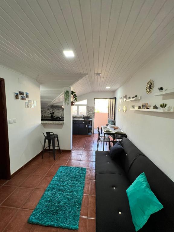 Meu Quintal Apartaments 2, Calheta Madeira tesisinde mutfak veya mini mutfak