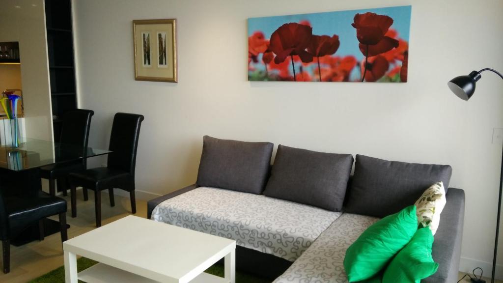 Camberwell Vacation Apartment tesisinde bir oturma alanı