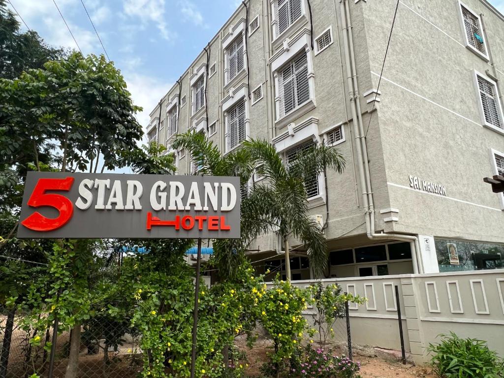 Foto de la galería de Hotel 5 star grand en Shamshabad