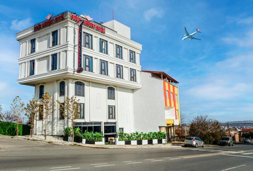 El edificio en el que está el hotel