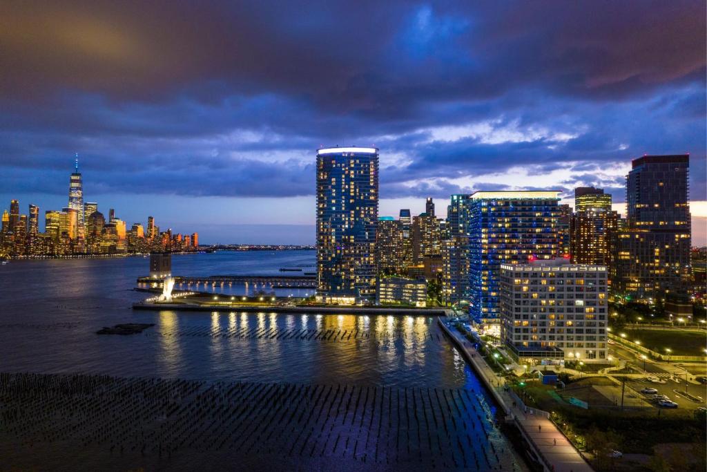 A general view of Jersey City or a view of the city taken from a szállodákat