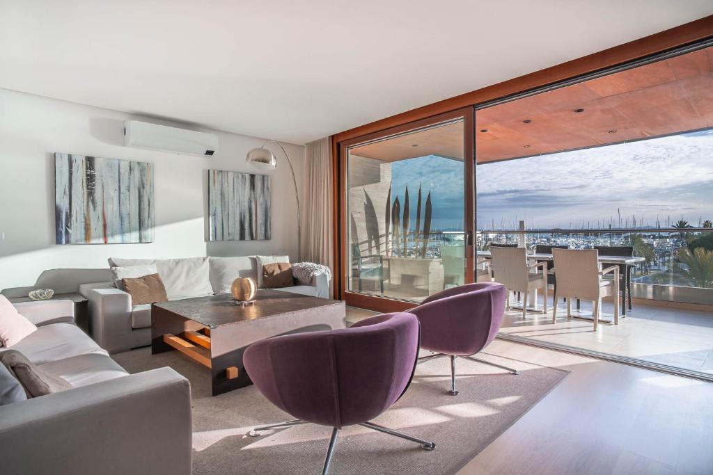 Posezení v ubytování Luxury sea view Apartment in Puerto de Alcudia