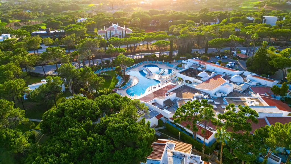 Πισίνα στο ή κοντά στο Four Seasons Country Club