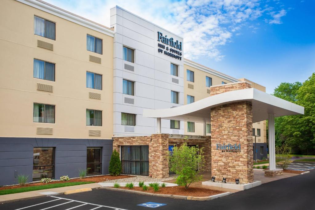 ミドルバラにあるFairfield by Marriott Inn & Suites Raynham Middleborough/Plymouthのホテル正面のイメージ