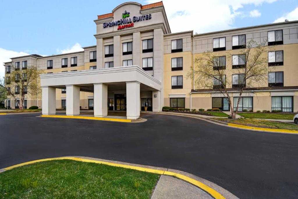 リンティカム・ハイツにあるSpringHill Suites by Marriott Baltimore BWI Airportのホテル表面