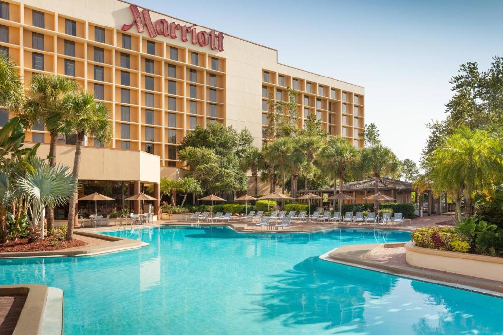 Bazén v ubytování Marriott Orlando Airport Lakeside nebo v jeho okolí