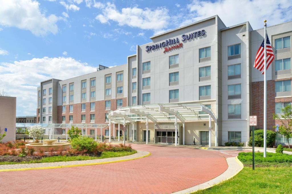 uma representação da frente do hotel Savannah em SpringHill Suites Fairfax Fair Oaks em Fairfax