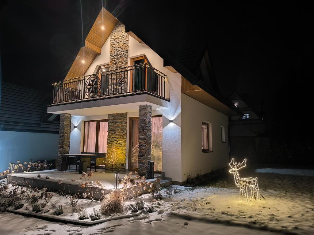 El edificio en el que está la casa vacacional