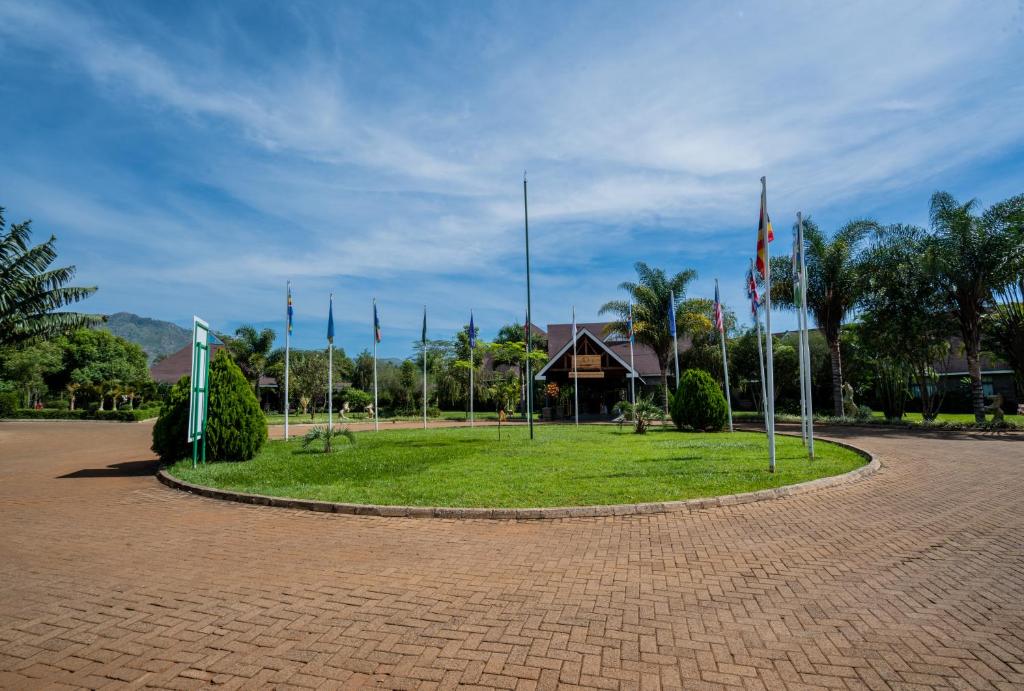 En trädgård utanför Ciala Resort Hotels In Kisumu