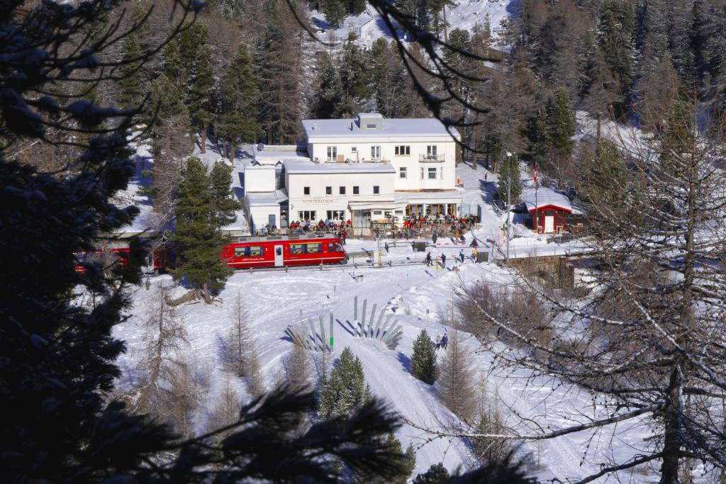 Kış mevsiminde Hotel Morteratsch