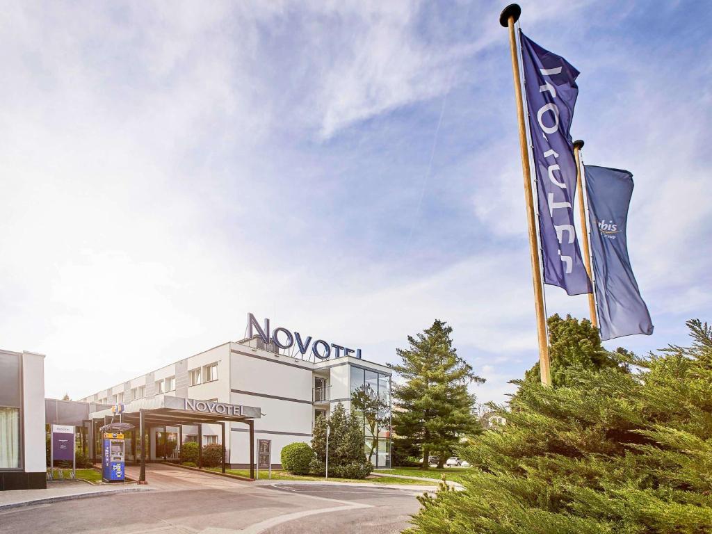 תעודה, פרס, שלט או מסמך אחר המוצג ב-Novotel Wrocław City