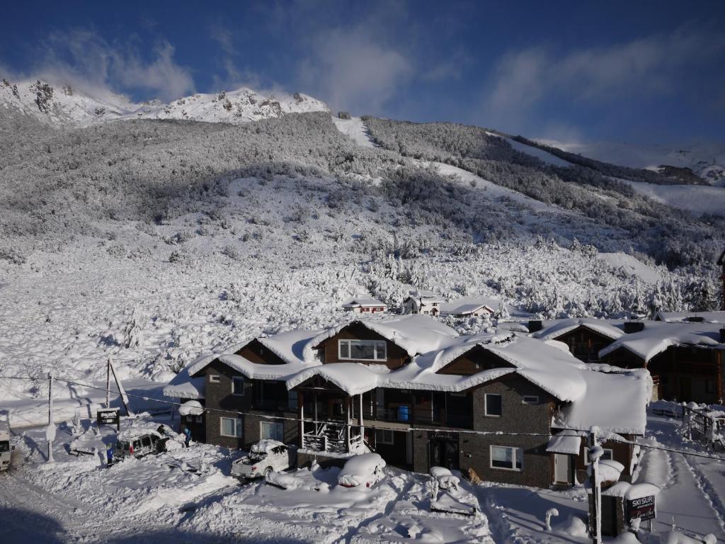 サン・カルロス・デ・バリローチェにあるSki Sur Apartmentsの山前雪造