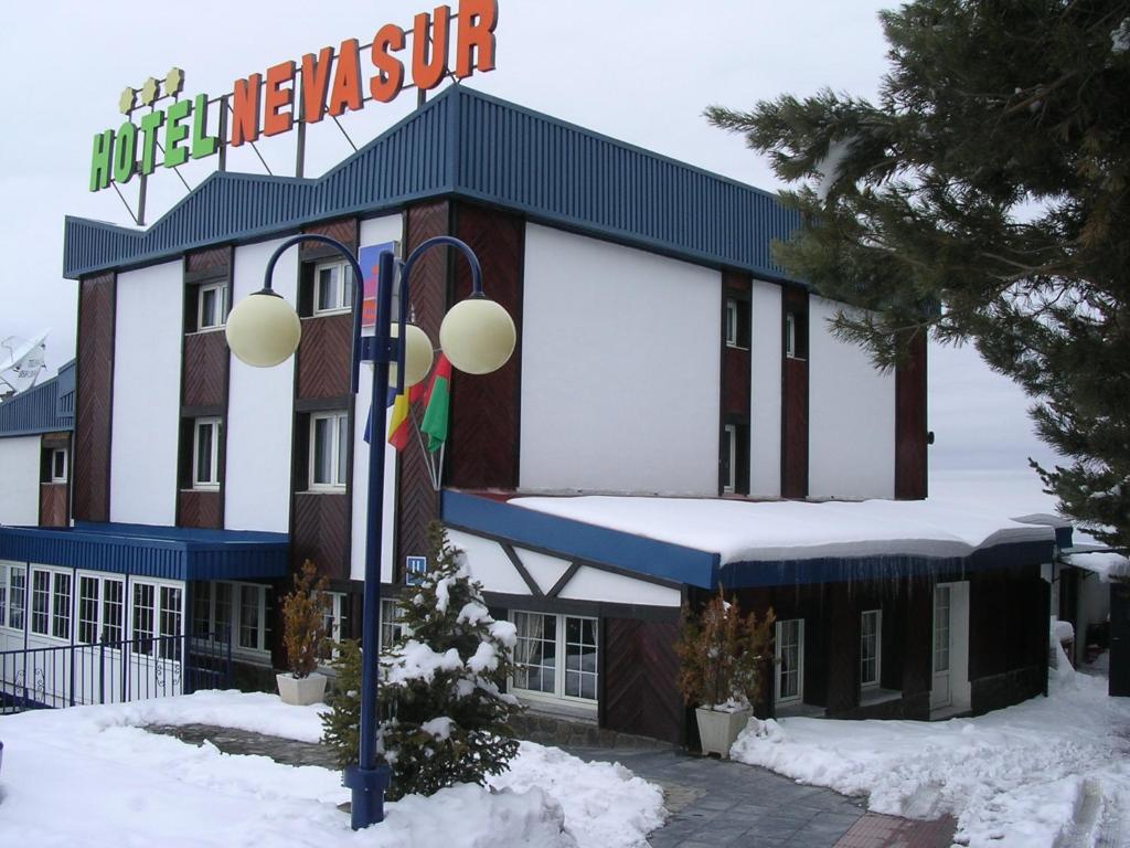 Hotel Nevasur during the winter