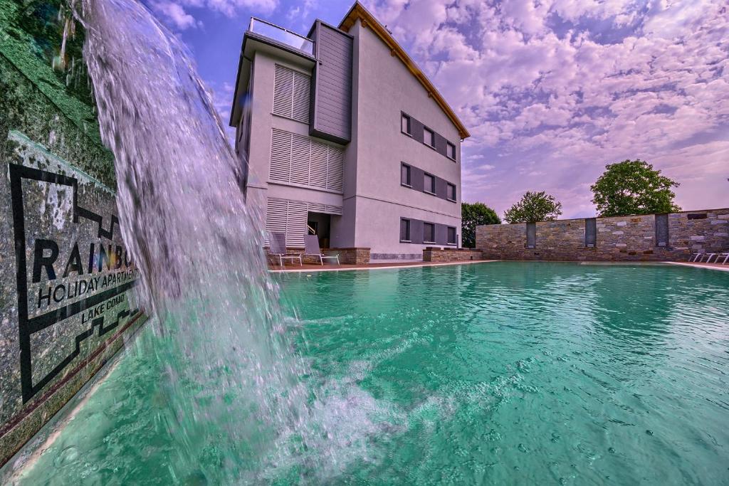 Hồ bơi trong/gần Rainbow Holiday Apartments Lake Como