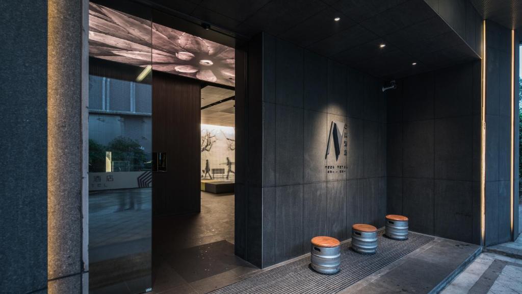 Кухня или мини-кухня в The Nook Hotel Hangzhou - A design hotel, Near subway
