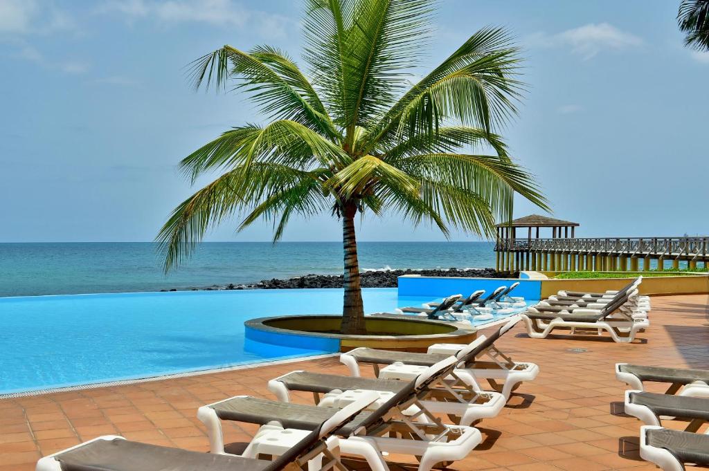 Poolen vid eller i närheten av Pestana Sao Tome