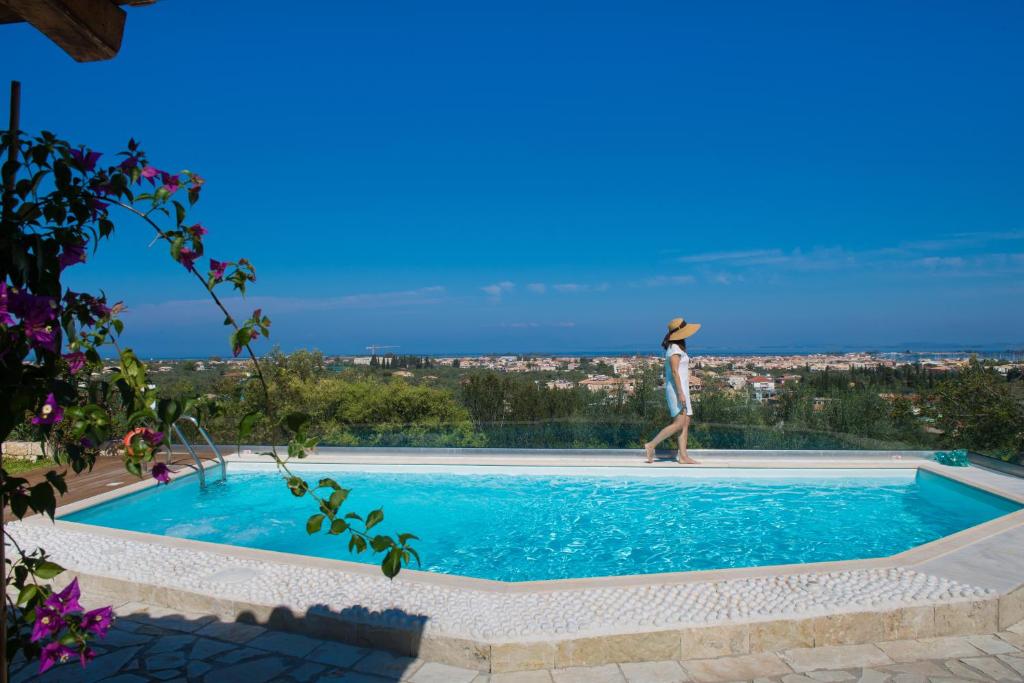 Bazen u ili blizu objekta Alea Resort Villas