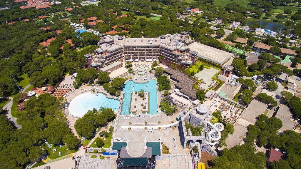 uma vista aérea do Resort Disney em Xanadu Resort - High Class All Inclusive em Belek