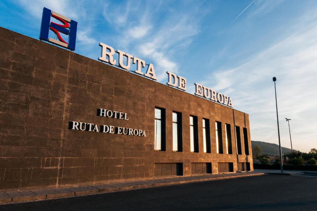 ภาพในคลังภาพของ Hotel Ruta de Europa ในบิโตเรีย-กัสเตซ