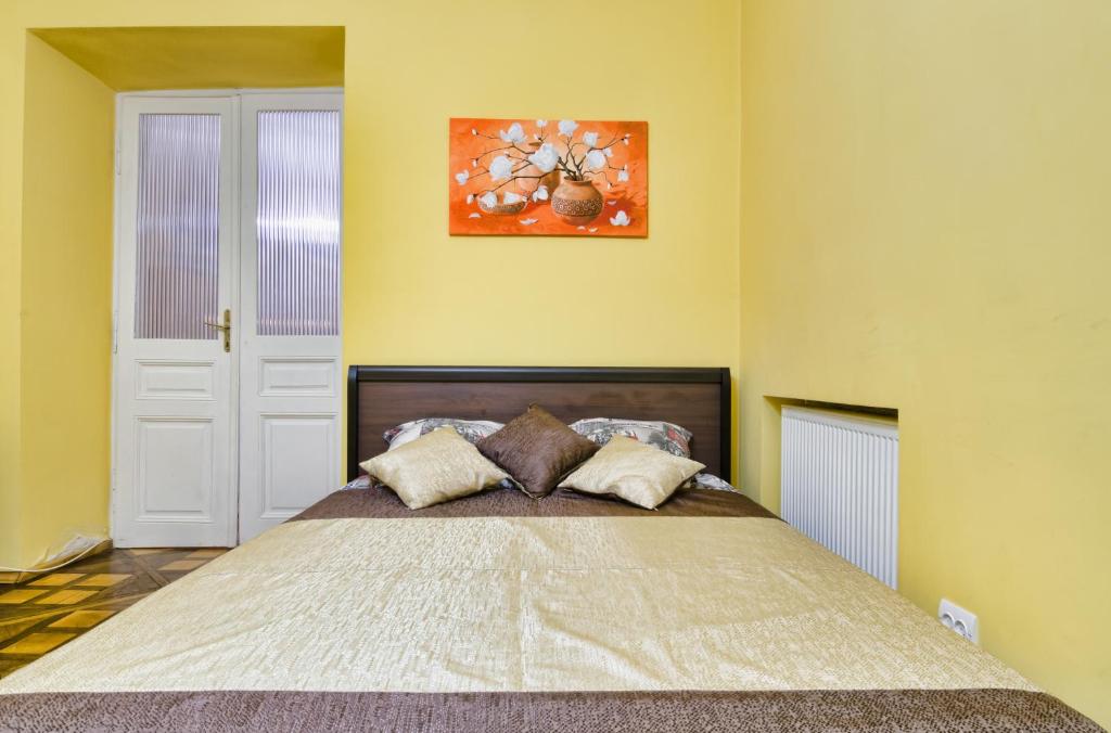 Кровать или кровати в номере Modern and Classic apart. Central location