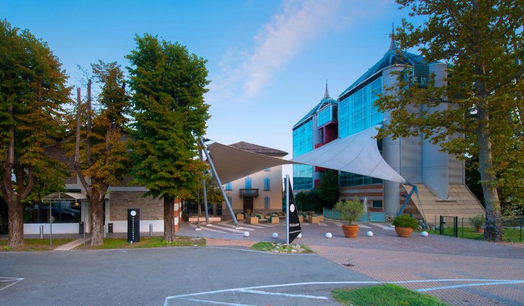 O edifício em que o hotel se localiza