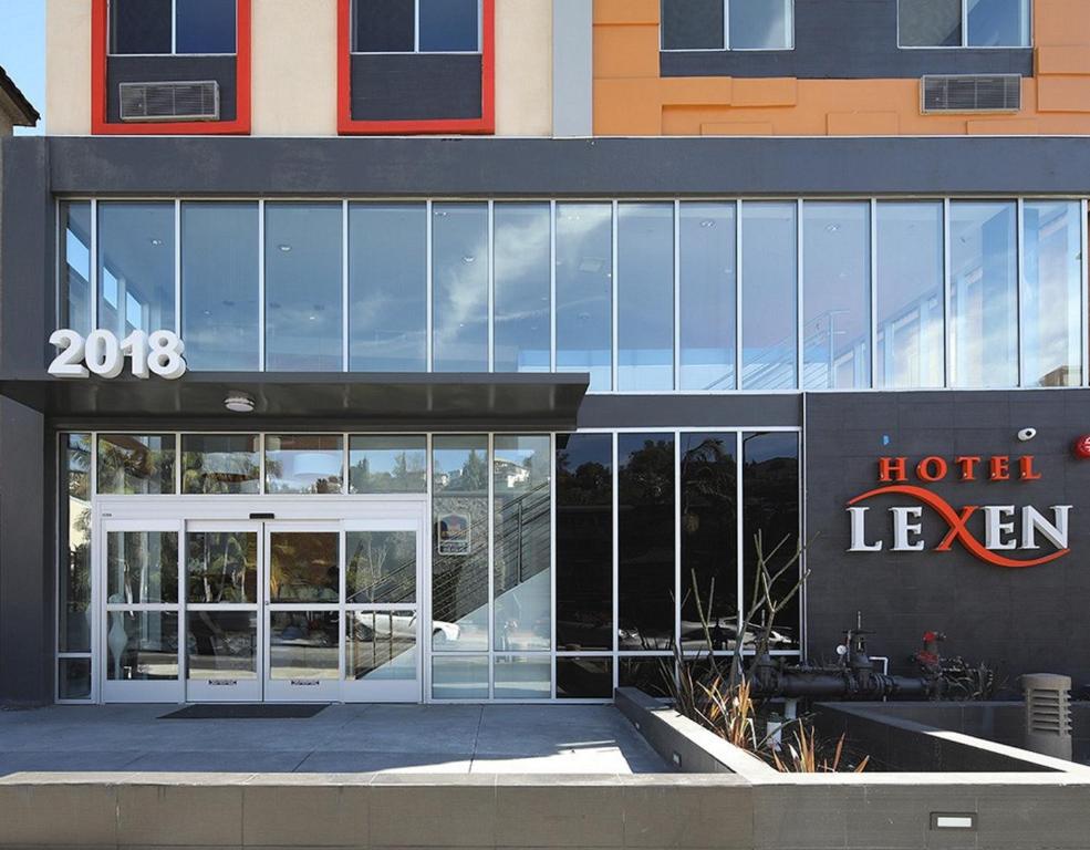 a hotel leez building with its door open at Lexen Hotel - Hollywood in Los Angeles