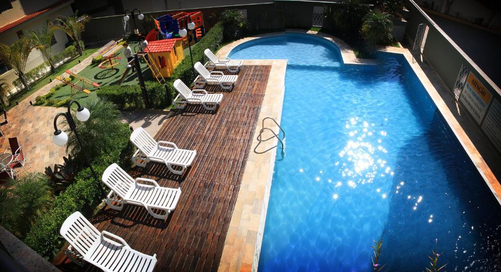 A piscina localizada em Hotel Santo Graal ou nos arredores