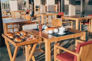 Makanan di atau berdekatan rumah tamu ini