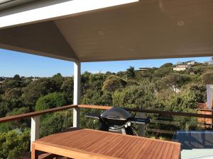 Uma varanda ou terraço em Monica's at Diamond Bay Sorrento