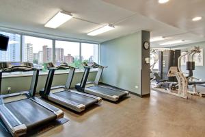 Centrul de fitness și/sau facilități de fitness de la Chateau Lacombe Hotel