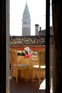 Un balcón o terraza en Hotel Gorizia a La Valigia