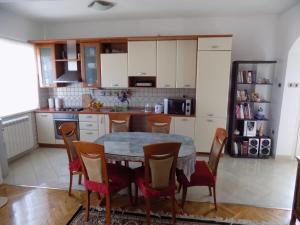 Kuhinja oz. manjša kuhinja v nastanitvi Apartment Leporiz