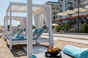 תמונה מהגלריה של Victoria Frontemare Beach & Spa Hotel Jesolo בלידו די ג'סולו