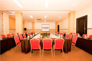 The business area and/or conference room at Hotel Luwansa Palangkaraya