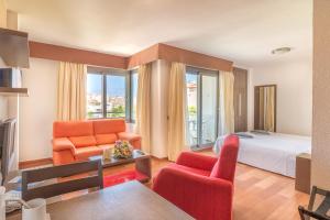 Hotel LIVVO Corralejo Beach的休息区