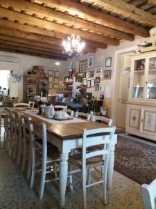 Restoran ili drugo mesto za obedovanje u objektu Agriturismo Antiche Mura