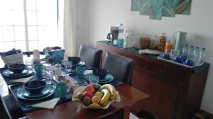 Comida na casa de hóspedes ou em algum lugar perto