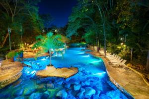 Hồ bơi trong/gần Rio Quente Cristal Resorts